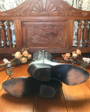 Load image into Gallery viewer, Beautiful 1970’s 1980’s Vintage Stormy Gray Leather Thunderbird Western Boots