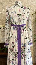 Load image into Gallery viewer, 1970’s Vintage Garden Floral Print Prairie Dress