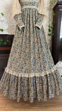 Load image into Gallery viewer, Unreal 1970’s Vintage Botanical Print dress from Canada