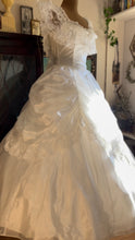 Load image into Gallery viewer, Baroque Fairytale 1980’s Vintage White Organza Jessica McClintock Bridal Gunne Sax Wedding Gown