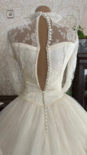 Load image into Gallery viewer, Breathtaking 1950’s Vintage White Tulle and Lace Bridal Gown Wedding Dress