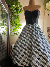 Load image into Gallery viewer, 1980’s Vintage Plaid Taffeta Strapless Gunne Sax Party Dress
