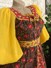 Load image into Gallery viewer, Delicious 1970’s vintage paisley floral dress by Jody T