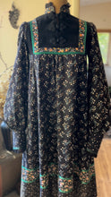 Load image into Gallery viewer, Authentic 1970’s Vintage Black Calico and Velveteen Trapeze Gunne Sax Midi Dress