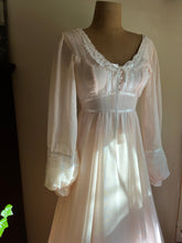 Load image into Gallery viewer, 1970’s Vintage Pale Tea Rose Pink Gunne Sax Maxi Dress