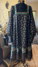 Load image into Gallery viewer, Authentic 1970’s Vintage Black Calico and Velveteen Trapeze Gunne Sax Midi Dress