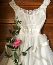 Load image into Gallery viewer, 1950’s Vintage White Chiffon Vanity Fair Peignoir Nightgown 32