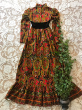 Load image into Gallery viewer, Psychedelic 1970’s vintage Tracy Petites Paisley Print dress