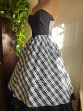 Load image into Gallery viewer, 1980’s Vintage Plaid Taffeta Strapless Gunne Sax Party Dress