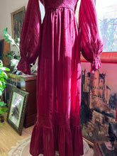 Load image into Gallery viewer, 1970’s Vintage Burgundy Pomegranate Seersucker Dress by Joy Stevens