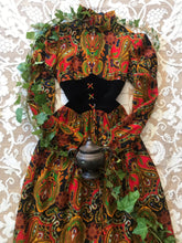 Load image into Gallery viewer, Psychedelic 1970’s vintage Tracy Petites Paisley Print dress
