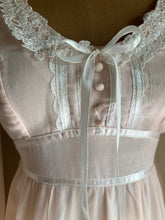 Load image into Gallery viewer, 1970’s Vintage Pale Tea Rose Pink Gunne Sax Maxi Dress