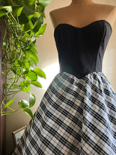 Load image into Gallery viewer, 1980’s Vintage Plaid Taffeta Strapless Gunne Sax Party Dress