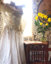 Load image into Gallery viewer, 1930’s 1940’s vintage platinum liquid satin wedding gown