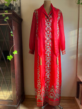 Load image into Gallery viewer, 1970’s Vintage Silver and Gold Print Hostess Dress by Alfred Shaheen