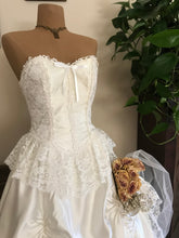 Load image into Gallery viewer, 1970's Vintage White Satin and Lace Sweetheart Dress
