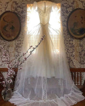 Load image into Gallery viewer, Beautiful 1940’s 1950’s vintage prairie bridal gown