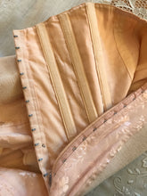 Load image into Gallery viewer, 1940’s Vintage deadstock girdle by Gossard