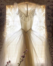 Load image into Gallery viewer, Beautiful 1940’s 1950’s vintage prairie bridal gown