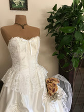 Load image into Gallery viewer, 1970's Vintage White Satin and Lace Sweetheart Dress