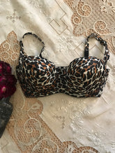 Load image into Gallery viewer, Authentic 1960’s vintage leopard print by Vanity Fair