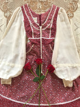 Load image into Gallery viewer, Beautiful 1970's vintage Winter Berry Calico Gunne Sax dress