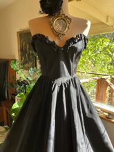Load image into Gallery viewer, Darling 1970’s Vintage Black Taffeta Strapless Gunne Sax Dress