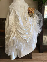 Load image into Gallery viewer, 1970's Vintage White Satin and Lace Sweetheart Dress