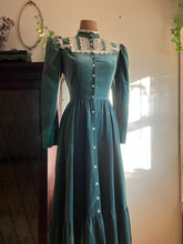 Load image into Gallery viewer, Incredible Sage Green Velveteen Gunne Sax