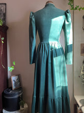 Load image into Gallery viewer, Incredible Sage Green Velveteen Gunne Sax