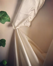 Load image into Gallery viewer, Beautiful antique white silk bridal gown