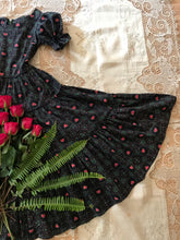 Load image into Gallery viewer, Incredible 1950’s vintage black heart print calico dress