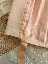 Load image into Gallery viewer, 1940’s Vintage deadstock girdle by Gossard