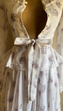 Load image into Gallery viewer, Sweet 1970’s Vintage Floral Voile Gunne Sax Blouse and Skirt Set