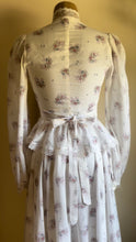 Load image into Gallery viewer, Sweet 1970’s Vintage Floral Voile Gunne Sax Blouse and Skirt Set