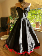 Load image into Gallery viewer, Darling 1970’s Vintage Black Taffeta Strapless Gunne Sax Dress