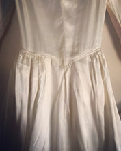 Load image into Gallery viewer, Beautiful antique white silk bridal gown