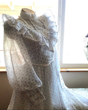 Load image into Gallery viewer, Beautiful 1970's vintage purple floral Gunne Sax maxi dress