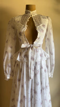 Load image into Gallery viewer, Sweet 1970’s Vintage Floral Voile Gunne Sax Blouse and Skirt Set