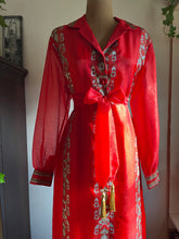 Load image into Gallery viewer, 1970’s Vintage Silver and Gold Print Hostess Dress by Alfred Shaheen