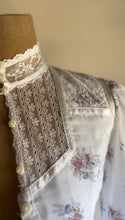 Load image into Gallery viewer, Sweet 1970’s Vintage Floral Voile Gunne Sax Blouse and Skirt Set