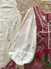Load image into Gallery viewer, Beautiful 1970's vintage Winter Berry Calico Gunne Sax dress