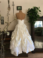 Load image into Gallery viewer, 1970's Vintage White Satin and Lace Sweetheart Dress