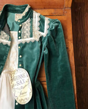 Load image into Gallery viewer, Incredible Sage Green Velveteen Gunne Sax