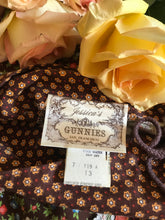 Load image into Gallery viewer, Antique Mourning black silk Swiss waist bodice