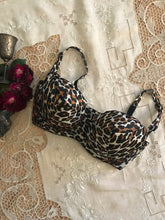 Load image into Gallery viewer, Authentic 1960’s vintage leopard print by Vanity Fair