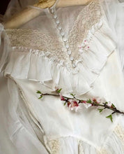 Load image into Gallery viewer, Beautiful 1940’s 1950’s vintage prairie bridal gown