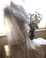 Load image into Gallery viewer, Beautiful 1970's vintage purple floral Gunne Sax maxi dress