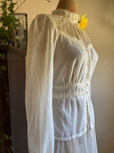 Load image into Gallery viewer, 1970's vintage cream voile and net lace Gunne Sax blouse