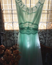 Load image into Gallery viewer, Authentic 1960’s pale mint green Vanity Fair peignoir 2 piece set